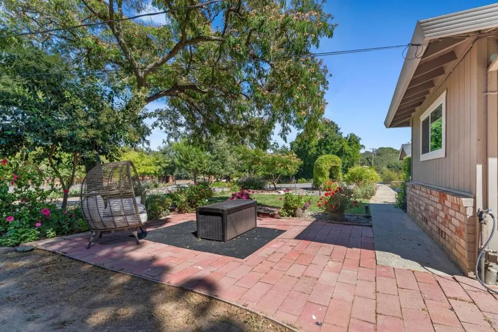 9465 Watsonville Road Gilroy, CA 95020