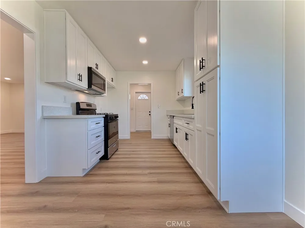 682 E La Verne Avenue Pomona, CA 91767