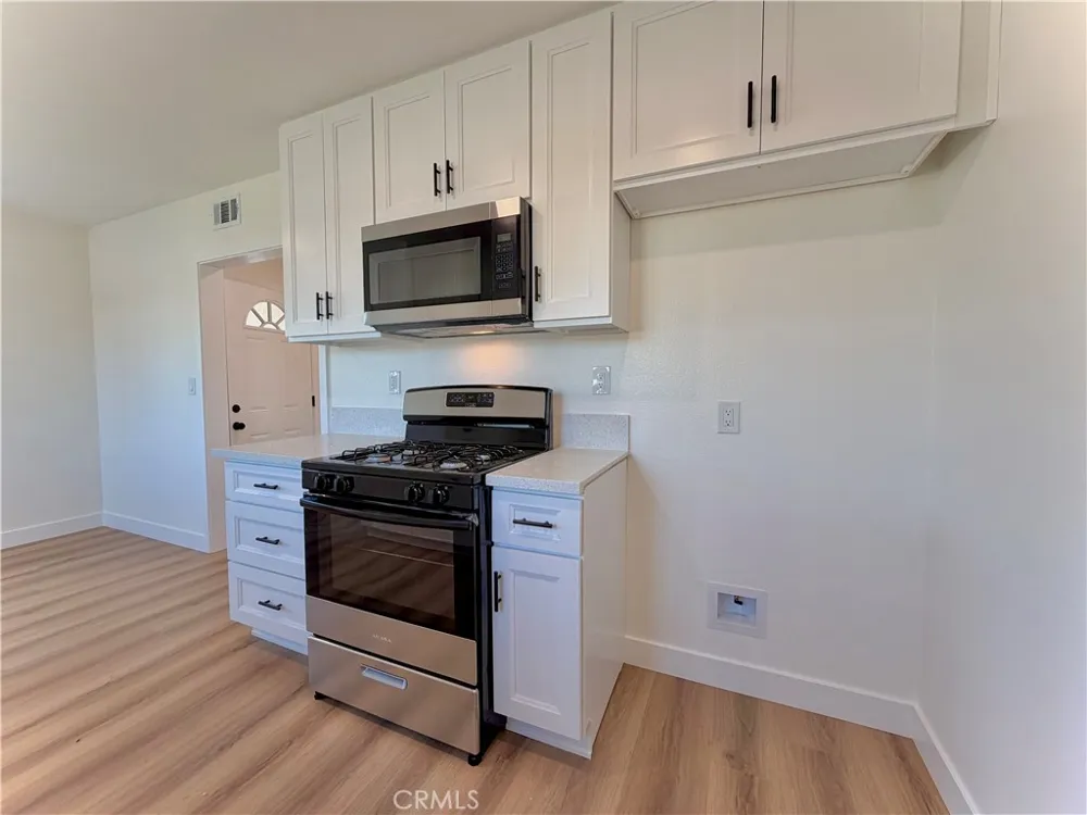 682 E La Verne Avenue Pomona, CA 91767