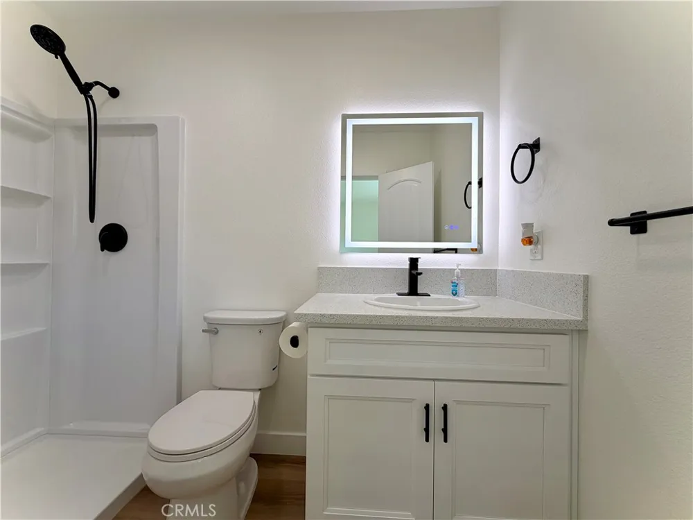 682 E La Verne Avenue Pomona, CA 91767