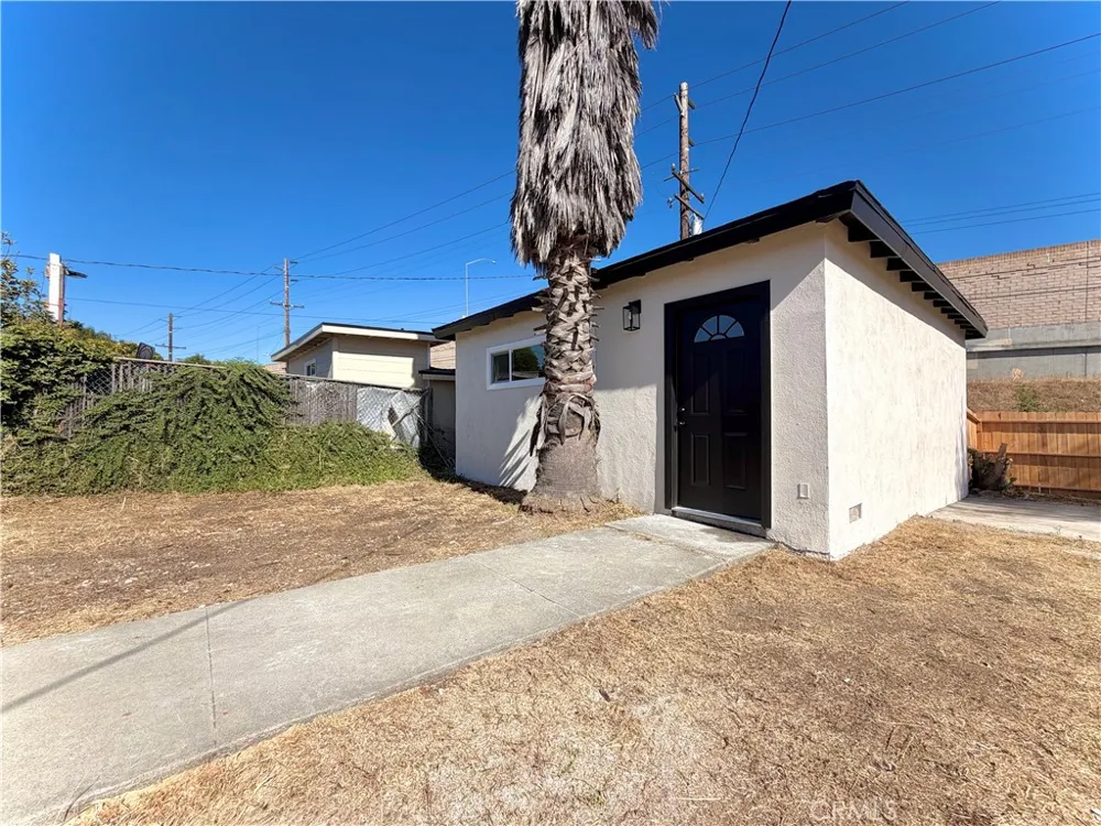 682 E La Verne Avenue Pomona, CA 91767