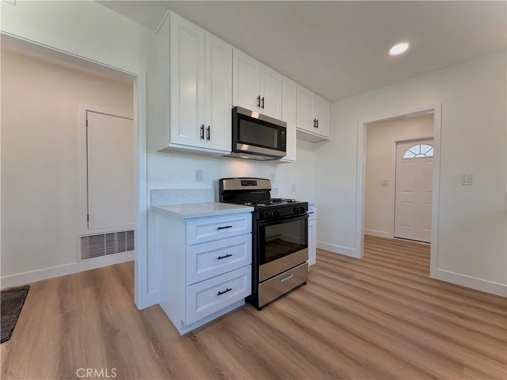 682 E La Verne Avenue Pomona, CA 91767