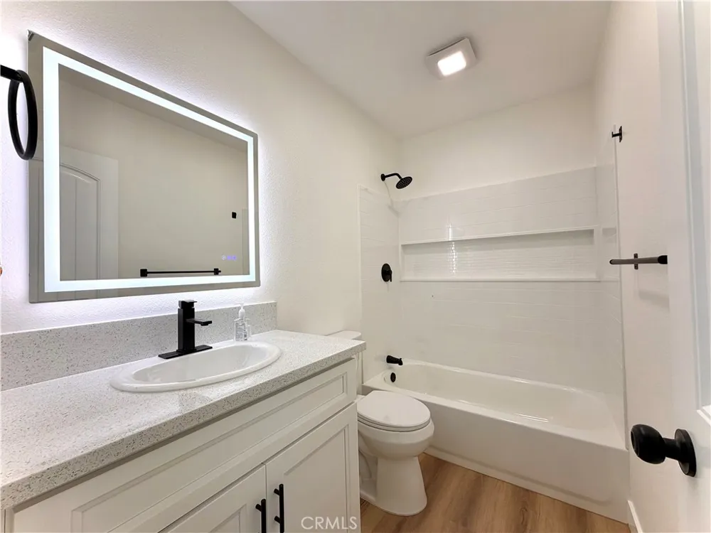 682 E La Verne Avenue Pomona, CA 91767