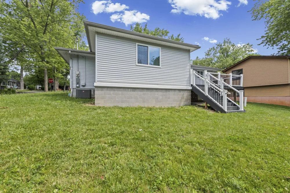 6777 Dandison Boulevard West Bloomfield Charter Township, MI 48324