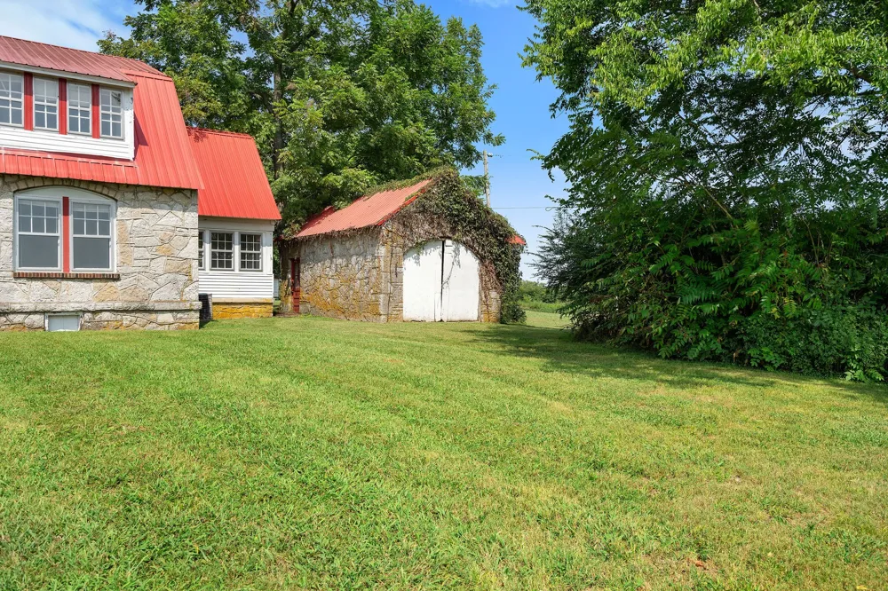 3600 Nashville Hwy Lewisburg, TN 37091