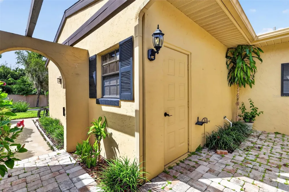 1111 LAKESHORE DRIVE #C3 Eustis, FL 32726