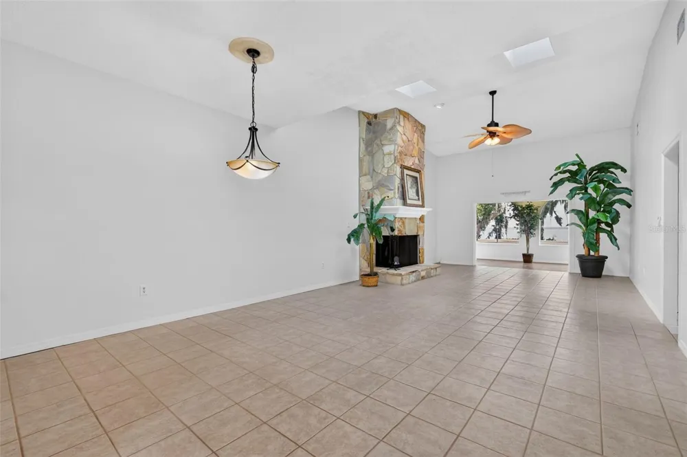 1111 LAKESHORE DRIVE #C3 Eustis, FL 32726