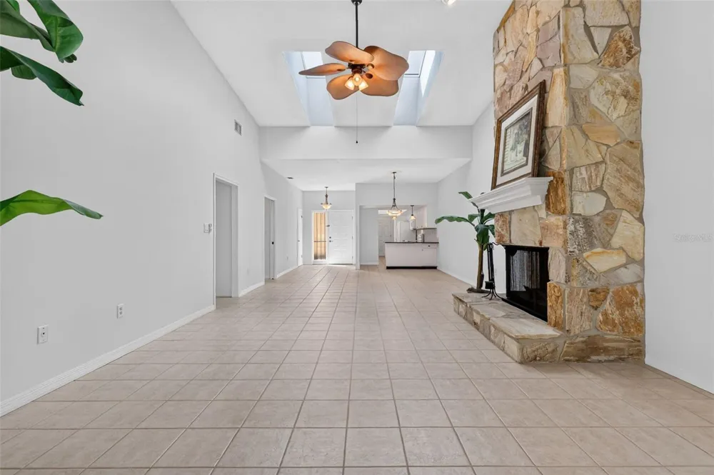 1111 LAKESHORE DRIVE #C3 Eustis, FL 32726