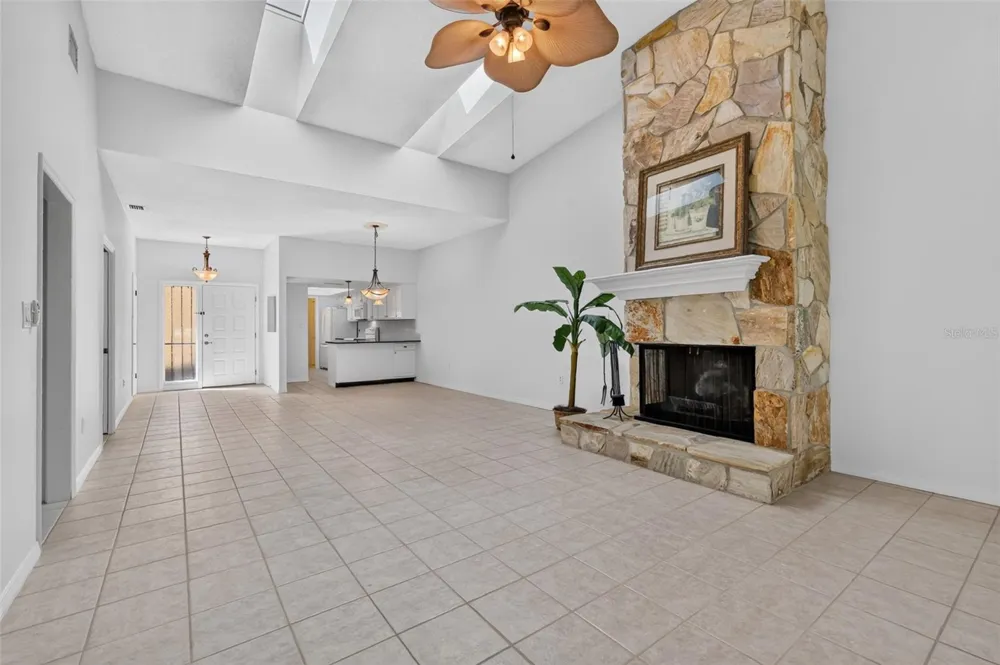 1111 LAKESHORE DRIVE #C3 Eustis, FL 32726