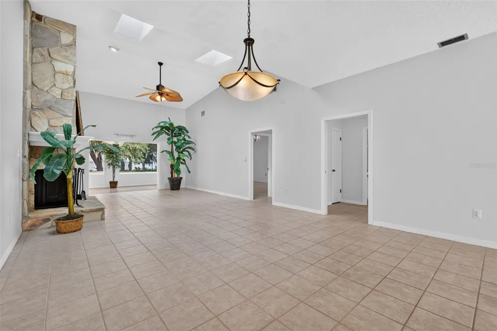 1111 LAKESHORE DRIVE #C3 Eustis, FL 32726