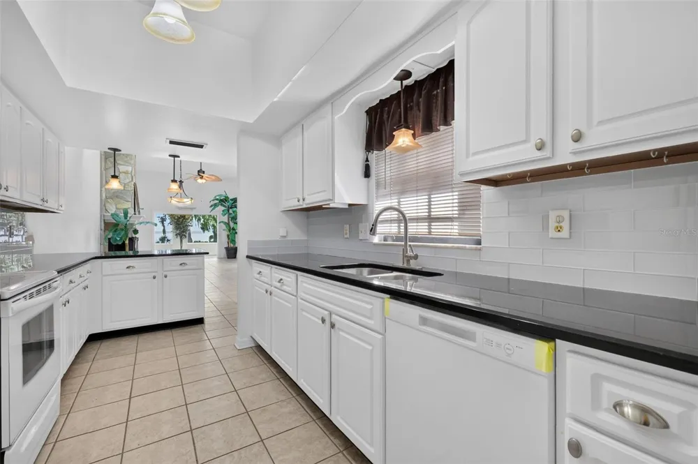 1111 LAKESHORE DRIVE #C3 Eustis, FL 32726