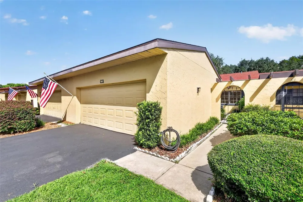 1111 LAKESHORE DRIVE #C3 Eustis, FL 32726