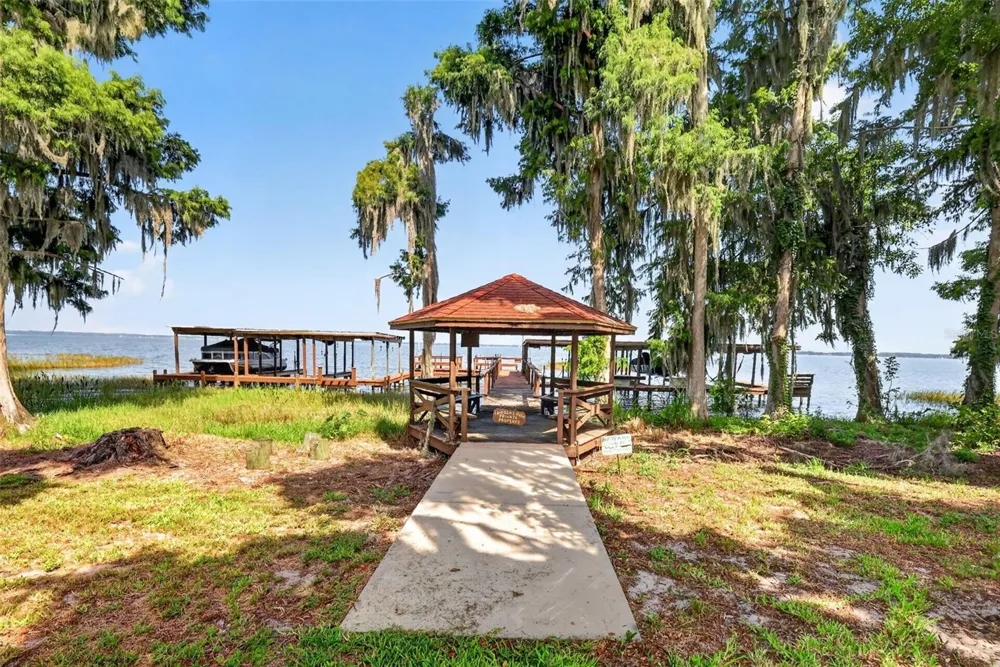 1111 LAKESHORE DRIVE #C3 Eustis, FL 32726