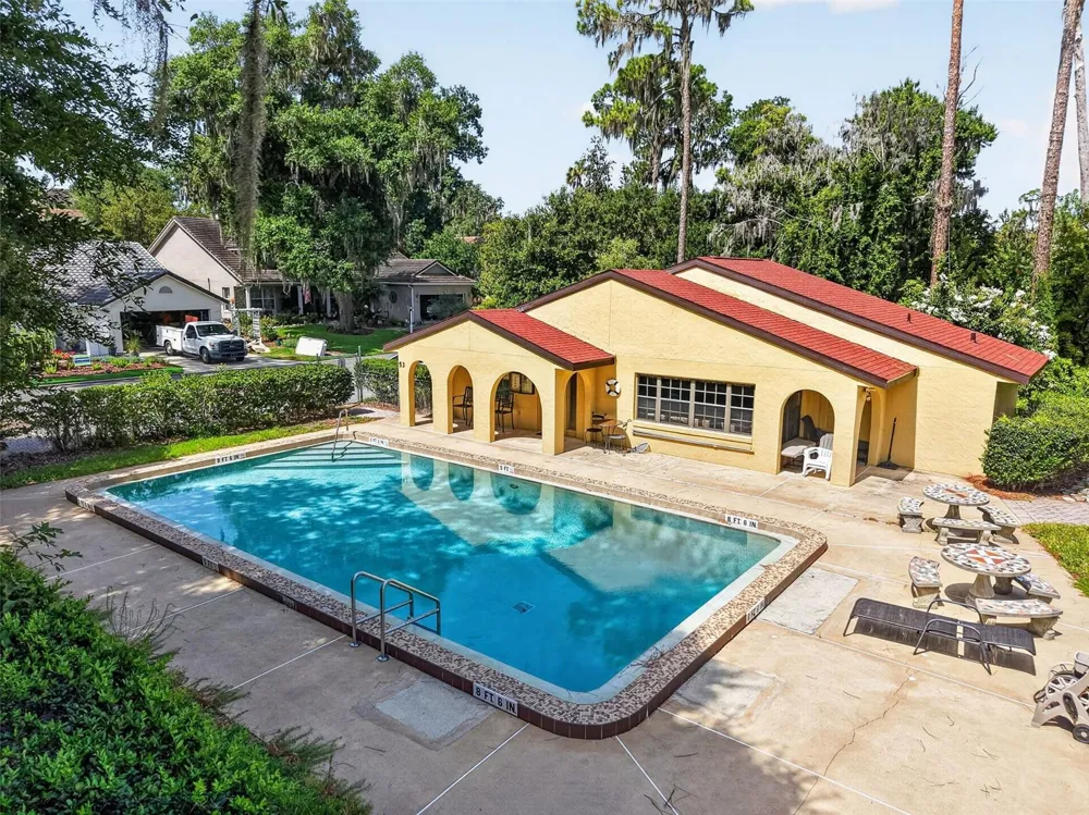 1111 LAKESHORE DRIVE #C3 Eustis, FL 32726