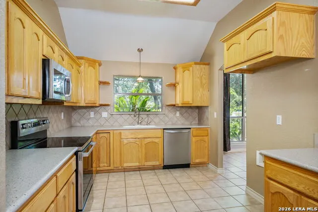 112 LEGACY TRCE La Vernia, TX 78121