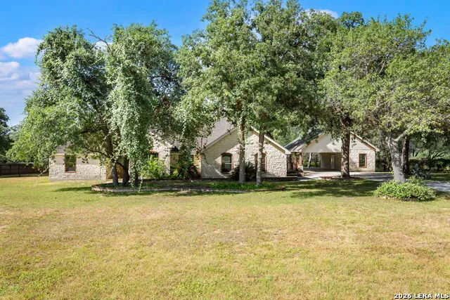 112 LEGACY TRCE La Vernia, TX 78121