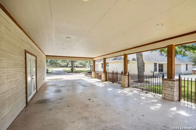 112 LEGACY TRCE La Vernia, TX 78121