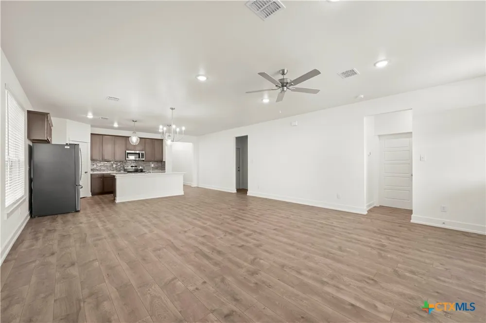 413 Mustang Loop Nolanville, TX 76559