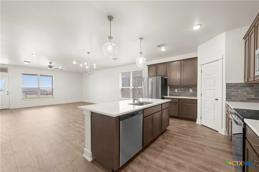 413 Mustang Loop Nolanville, TX 76559
