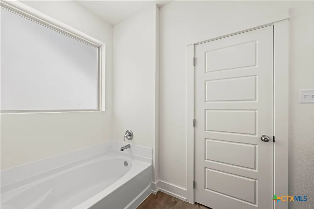413 Mustang Loop Nolanville, TX 76559