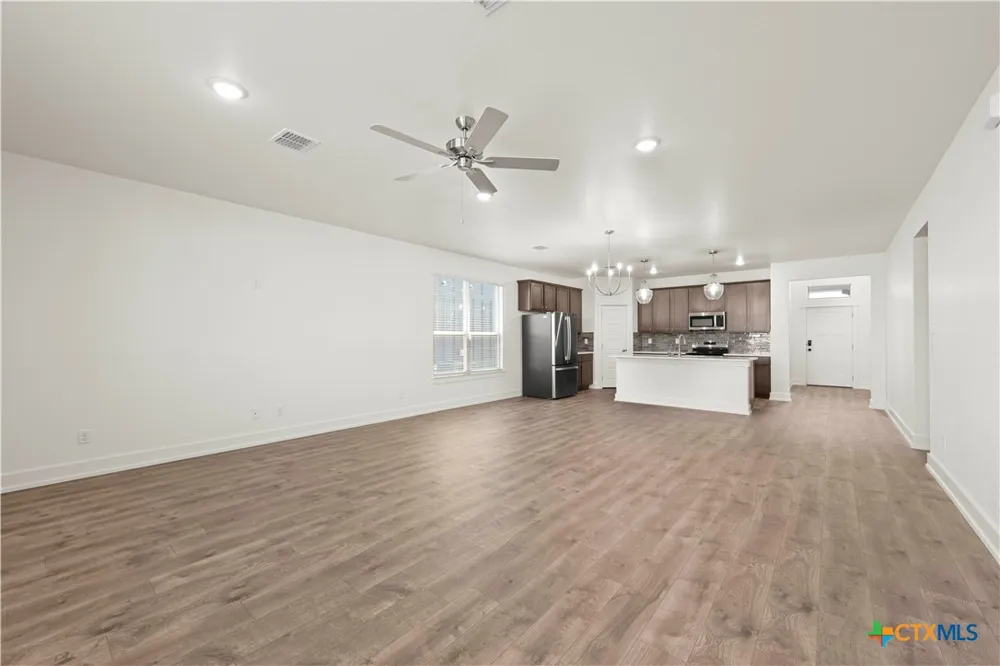 413 Mustang Loop Nolanville, TX 76559