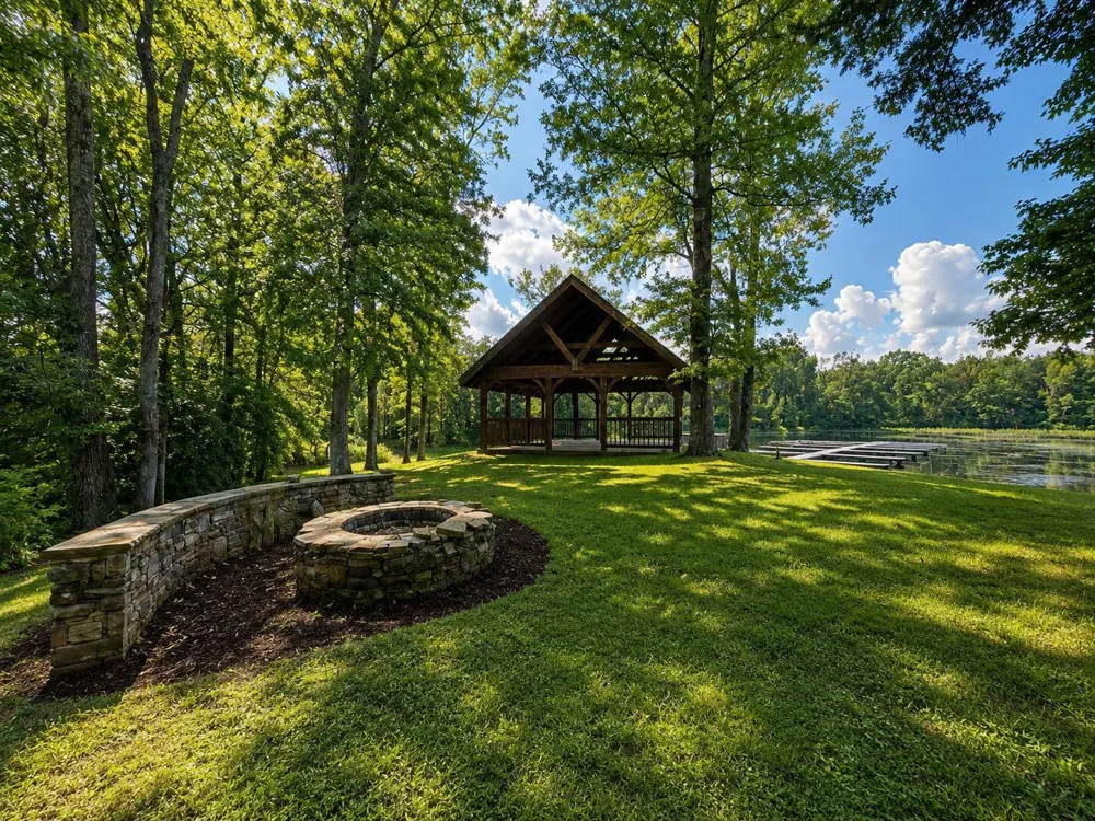 92 Gates Of The River Decatur, TN 37322