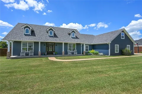 831 Mimosa Lane