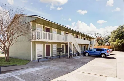 807 E 31st Street #10