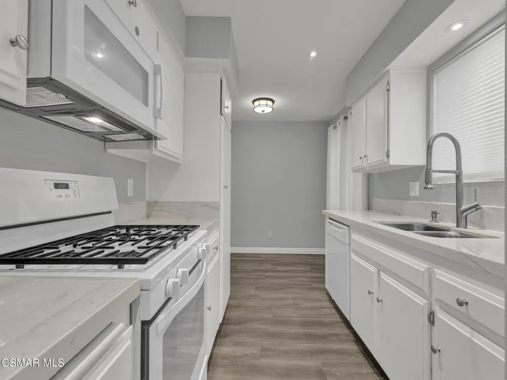 4230 Whitsett Avenue #9 Studio City, CA 91604