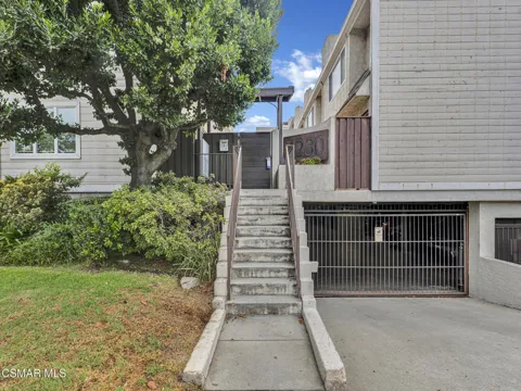 4230 Whitsett Avenue #9