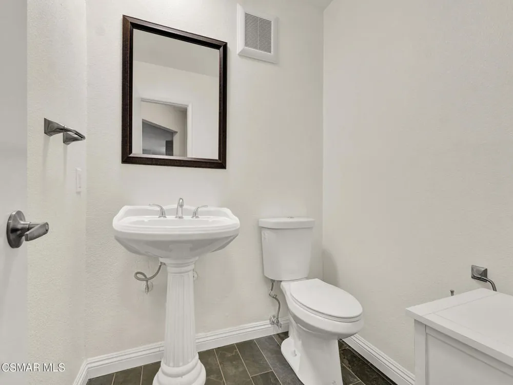 4230 Whitsett Avenue #9 Studio City, CA 91604