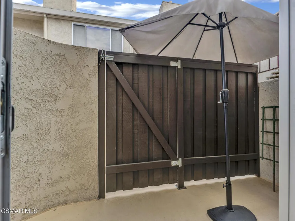 4230 Whitsett Avenue #9 Studio City, CA 91604
