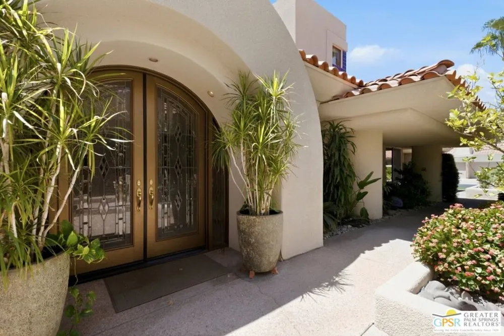 216 Kavenish Drive Rancho Mirage, CA 92270