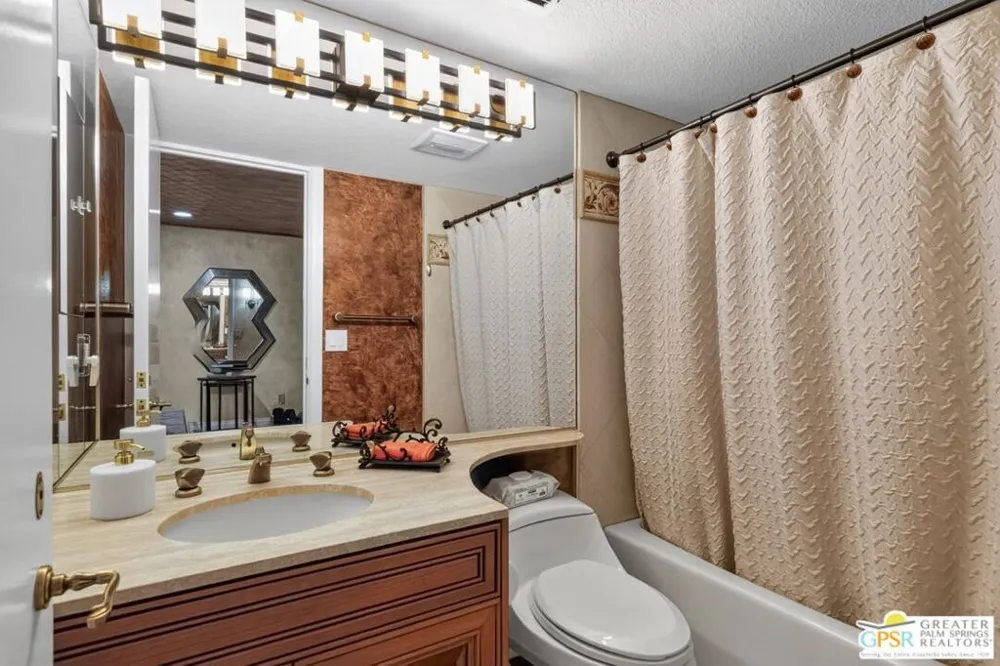 216 Kavenish Drive Rancho Mirage, CA 92270