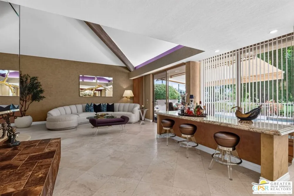 216 Kavenish Drive Rancho Mirage, CA 92270