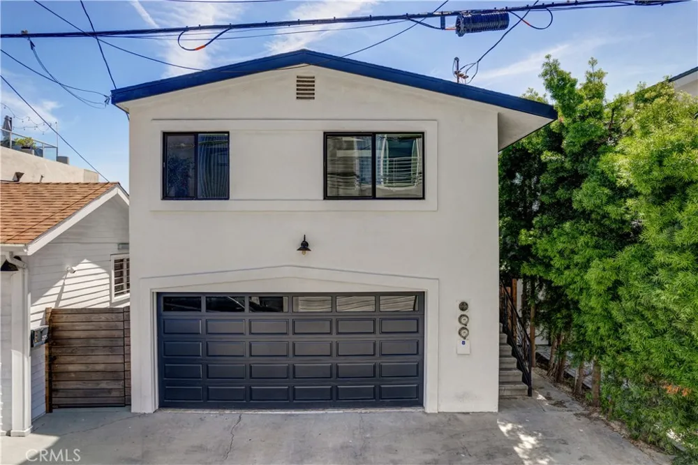 223 Howland Canal Venice, CA 90291