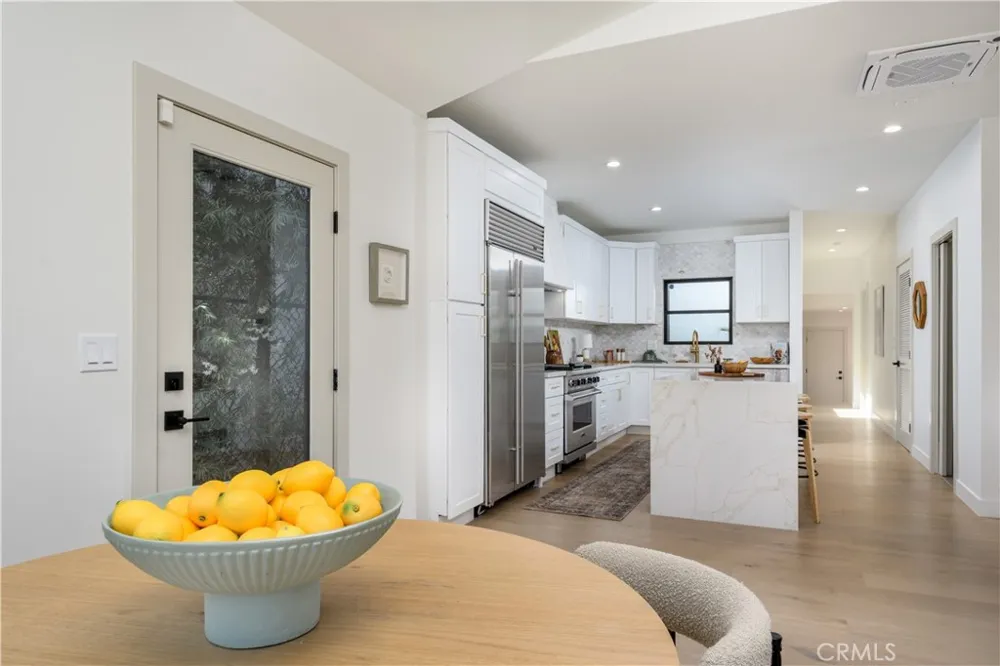 223 Howland Canal Venice, CA 90291