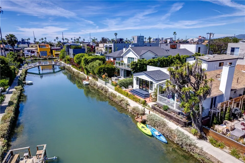 223 Howland Canal Venice, CA 90291