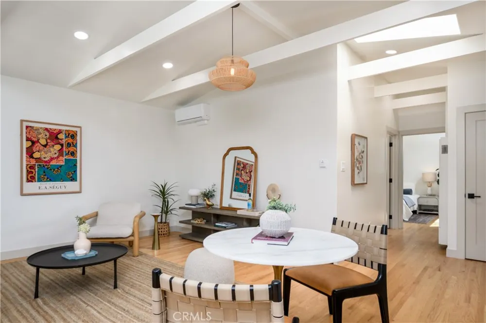 223 Howland Canal Venice, CA 90291