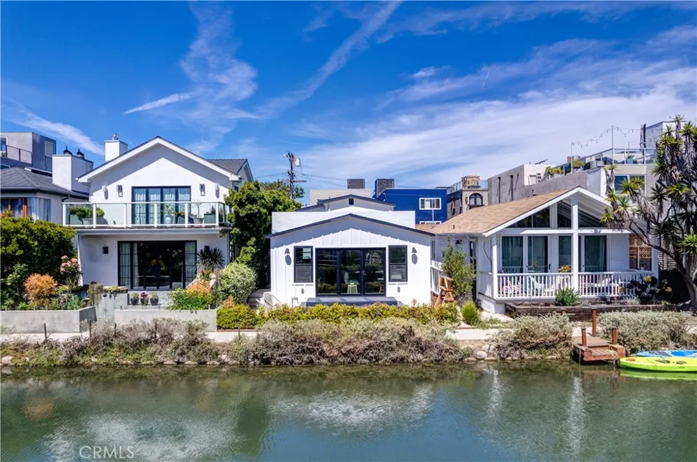223 Howland Canal Venice, CA 90291
