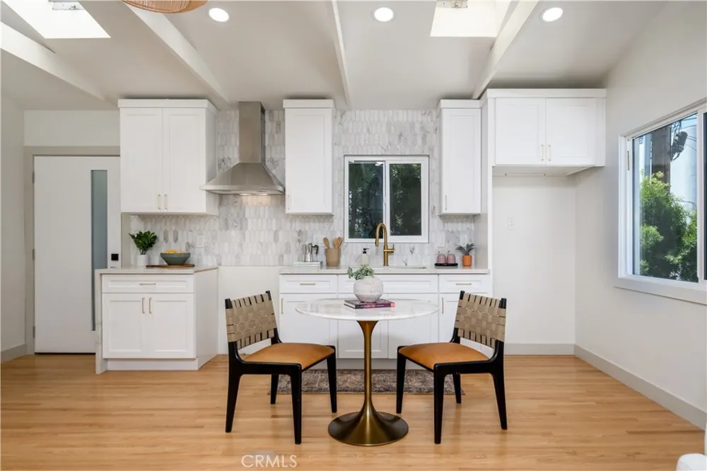 223 Howland Canal Venice, CA 90291