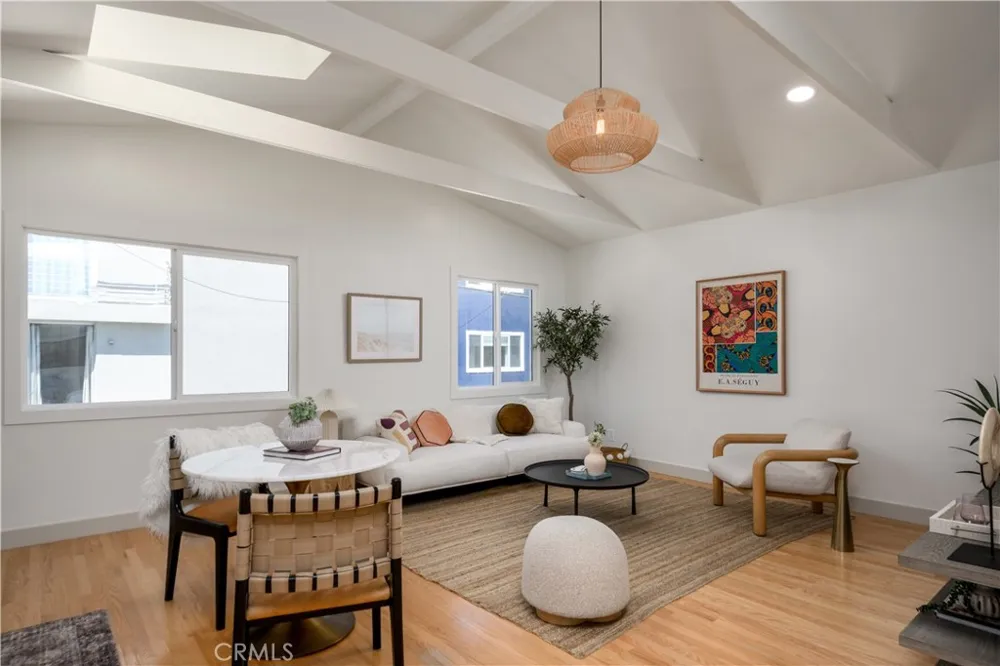 223 Howland Canal Venice, CA 90291