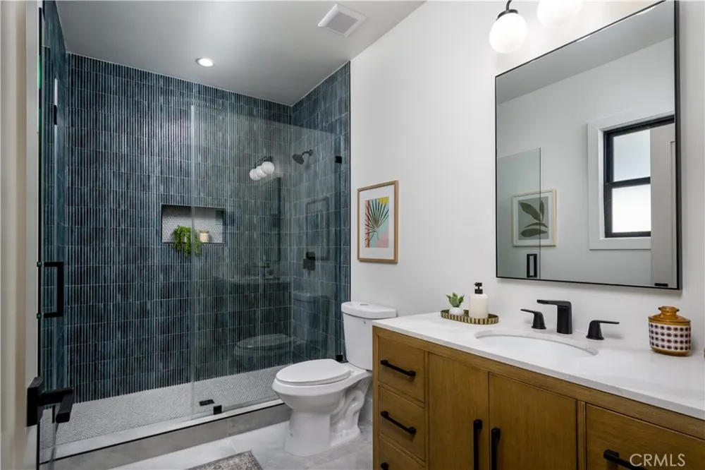 223 Howland Canal Venice, CA 90291