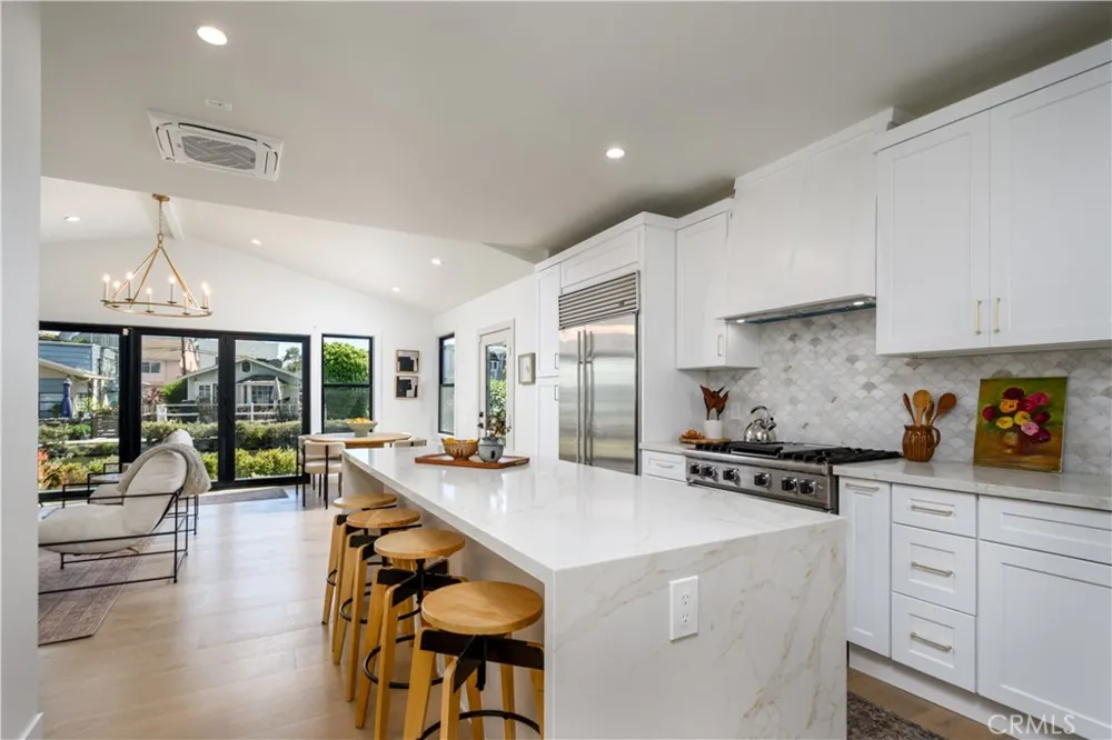 223 Howland Canal Venice, CA 90291