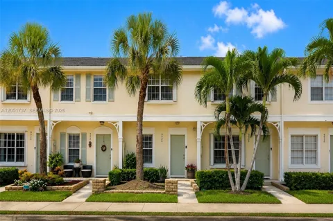 9928 NW 57th Manor