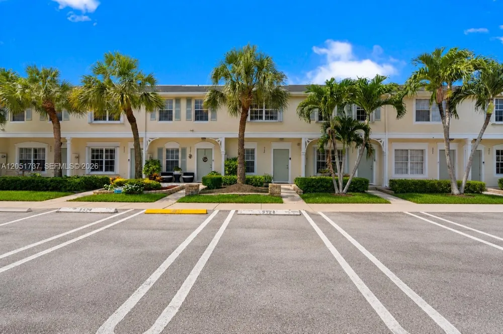 9928 NW 57th Manor Coral Springs, FL 33076