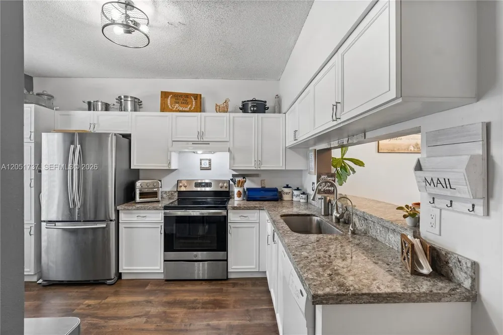 9928 NW 57th Manor Coral Springs, FL 33076