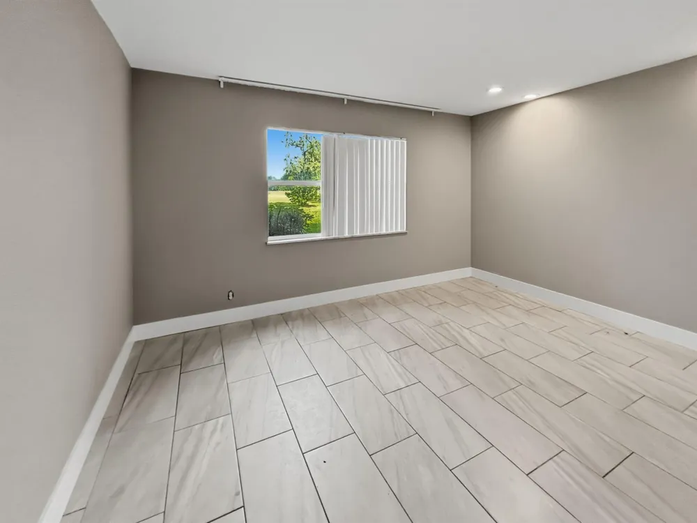 6301 Falls Circle Drive #111 Lauderhill, FL 33319