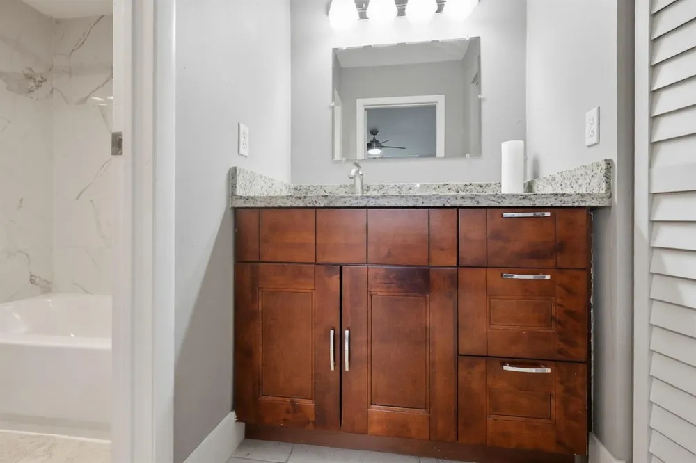 6301 Falls Circle Drive #111 Lauderhill, FL 33319