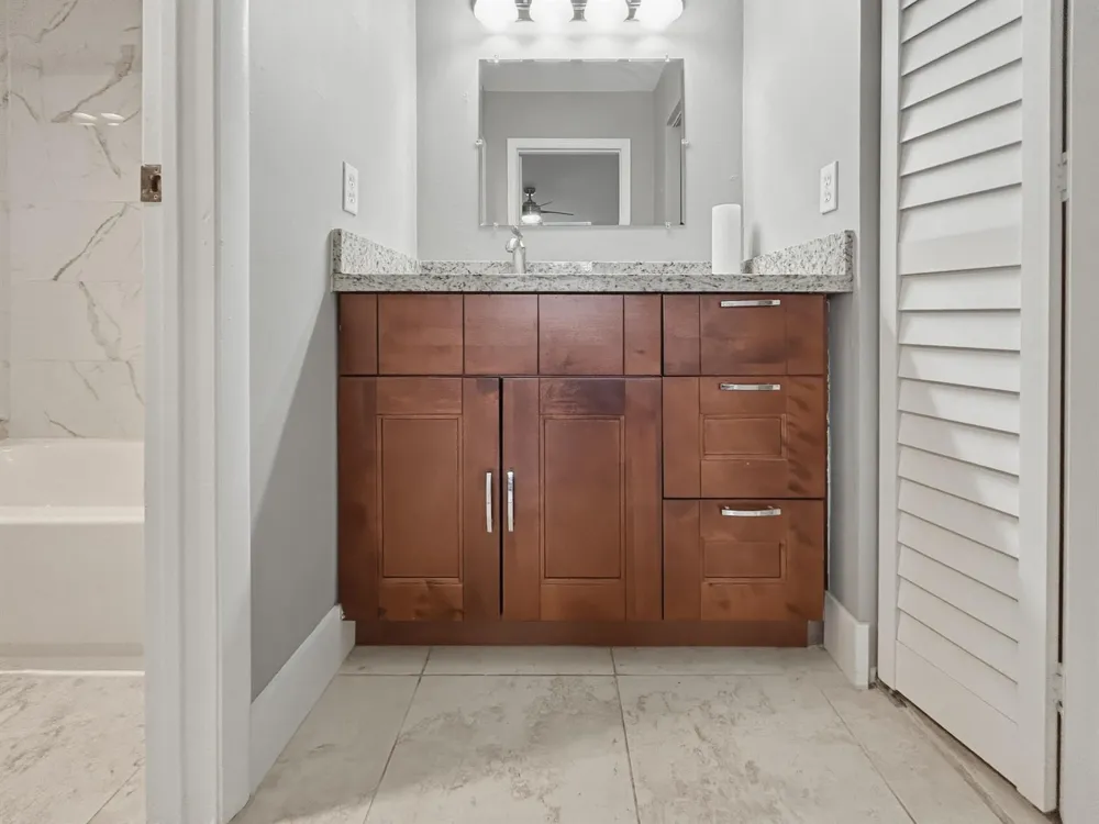 6301 Falls Circle Drive #111 Lauderhill, FL 33319